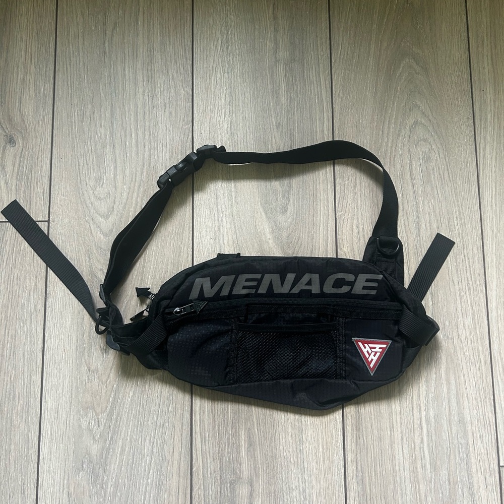 Hypland Menace Black Belt Crossbody Bag